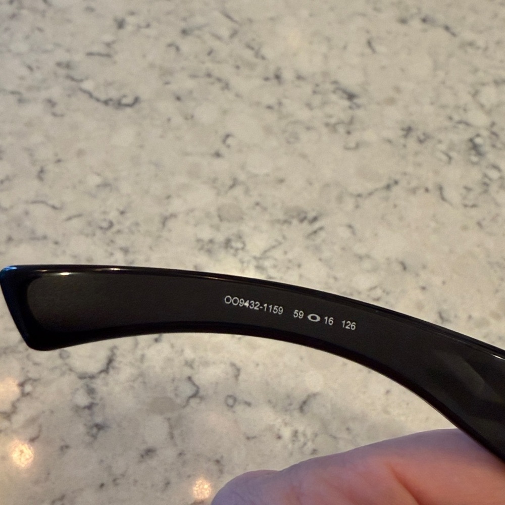Blue Mirrored Lens Oakley Sunglasses with Black Frame - Picture 4 of 8